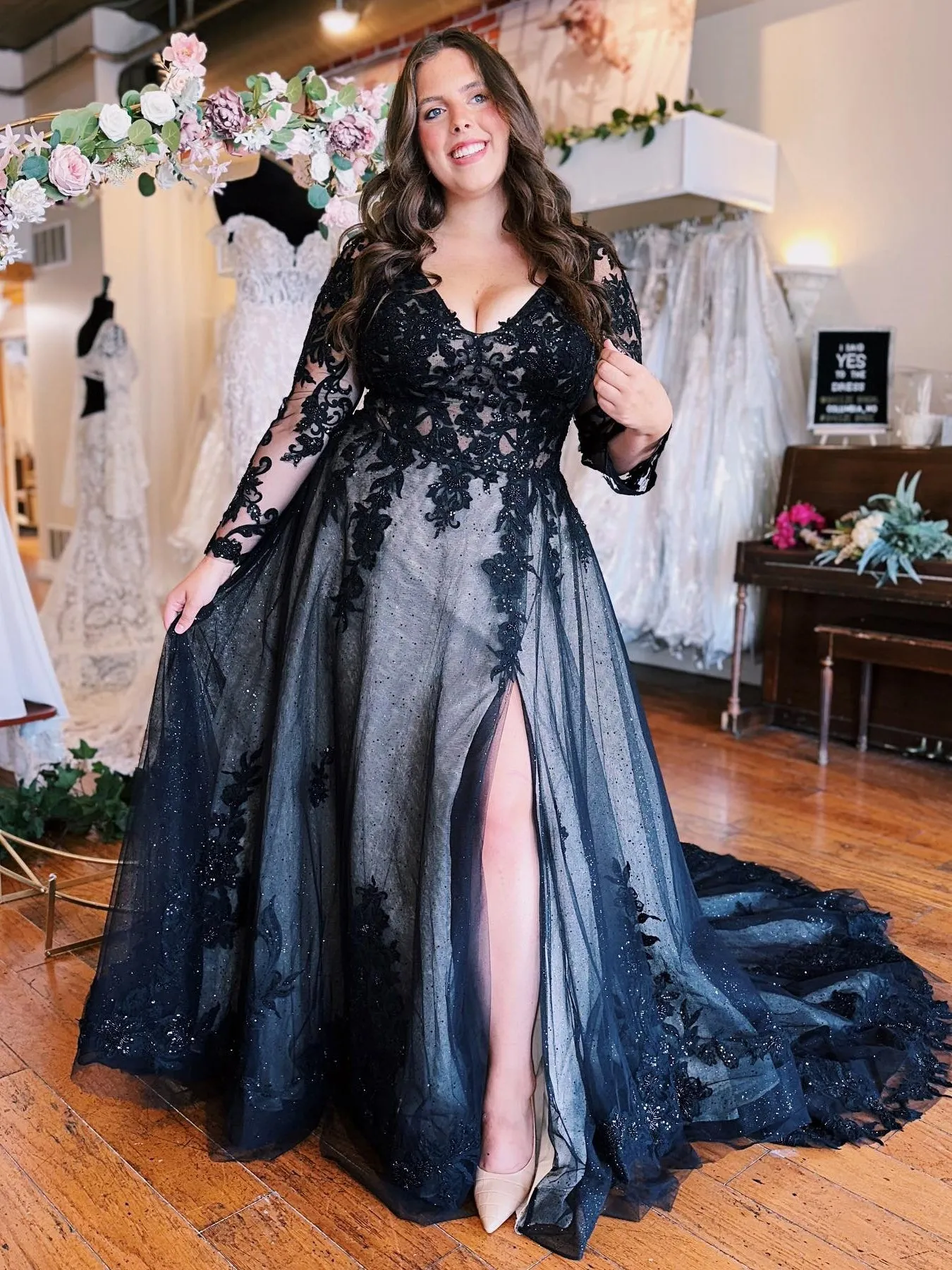 Elegant Dark Navy Long Prom Dress Long Sleeve A-line Lace Elegant Evening Gowns SLD005