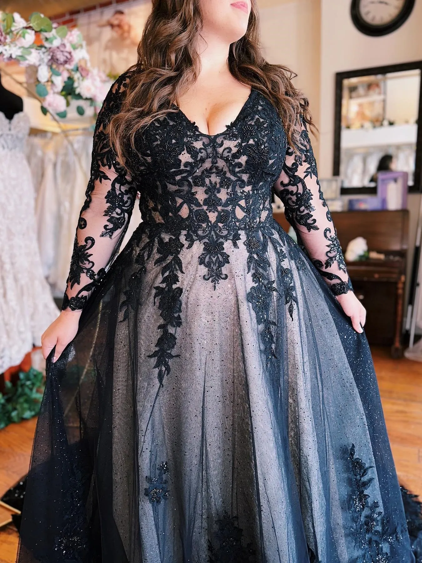 Elegant Dark Navy Long Prom Dress Long Sleeve A-line Lace Elegant Evening Gowns SLD005