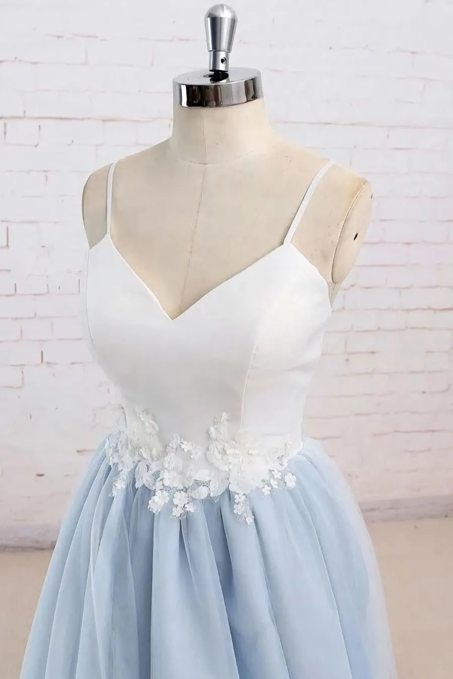 Light Blue Tulle Simple Spaghetti Straps Sweep Train Backless Prom Dress