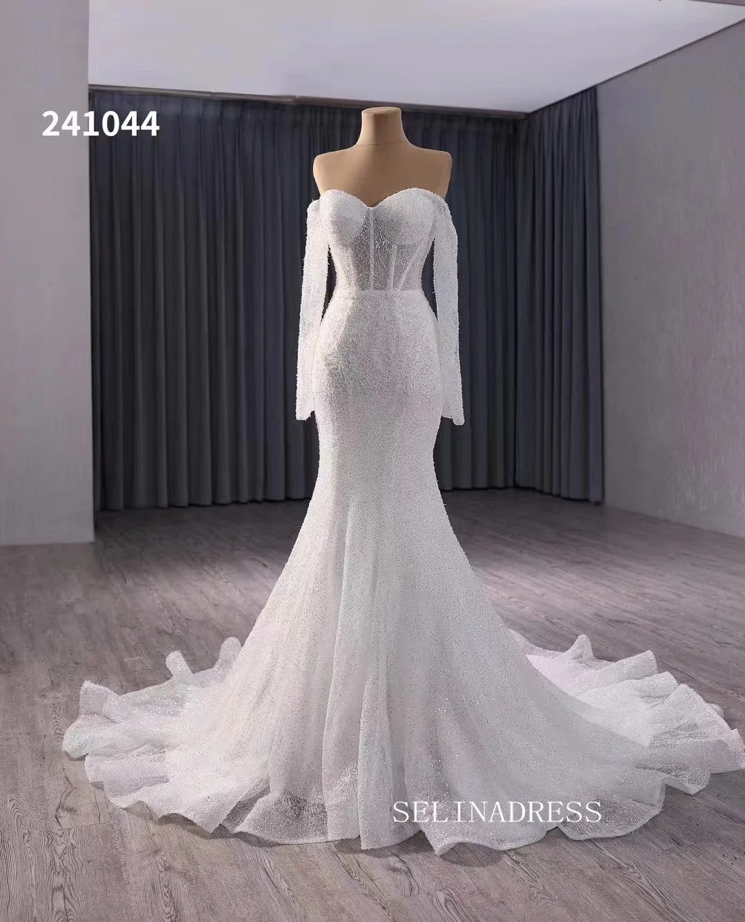 Luxury Beaded Wedding Dress White Long Sleeve Bridal Gowns 241044