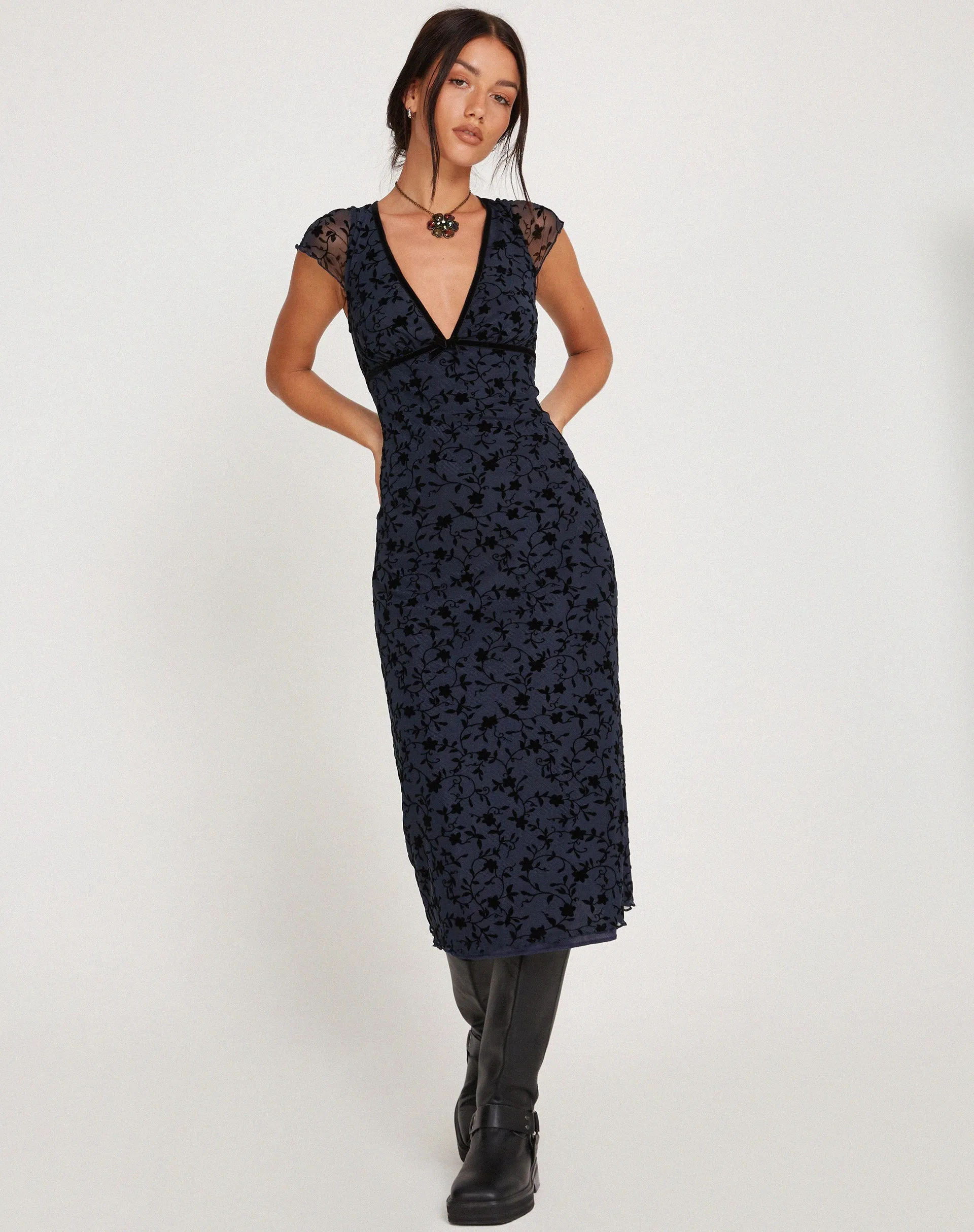 Vilinia Midi Dress in Pretty Petal Flock Black